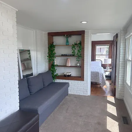 Room 2 Waynesboro
